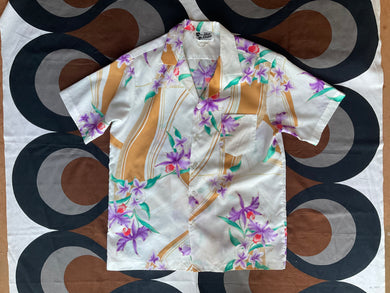 Vintage Hawaiian short-sleeve shirt by Hilo Hattie, made in USA, Large